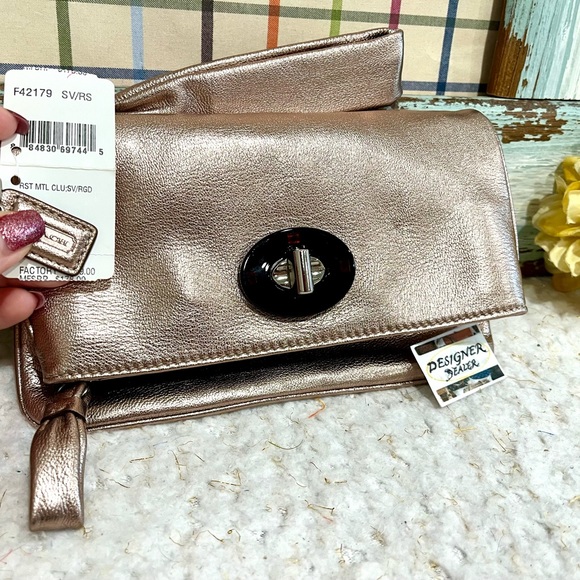 Authentic COACH Rose Metallic Leather Clutch NWT 42179 - Picture 8 of 11